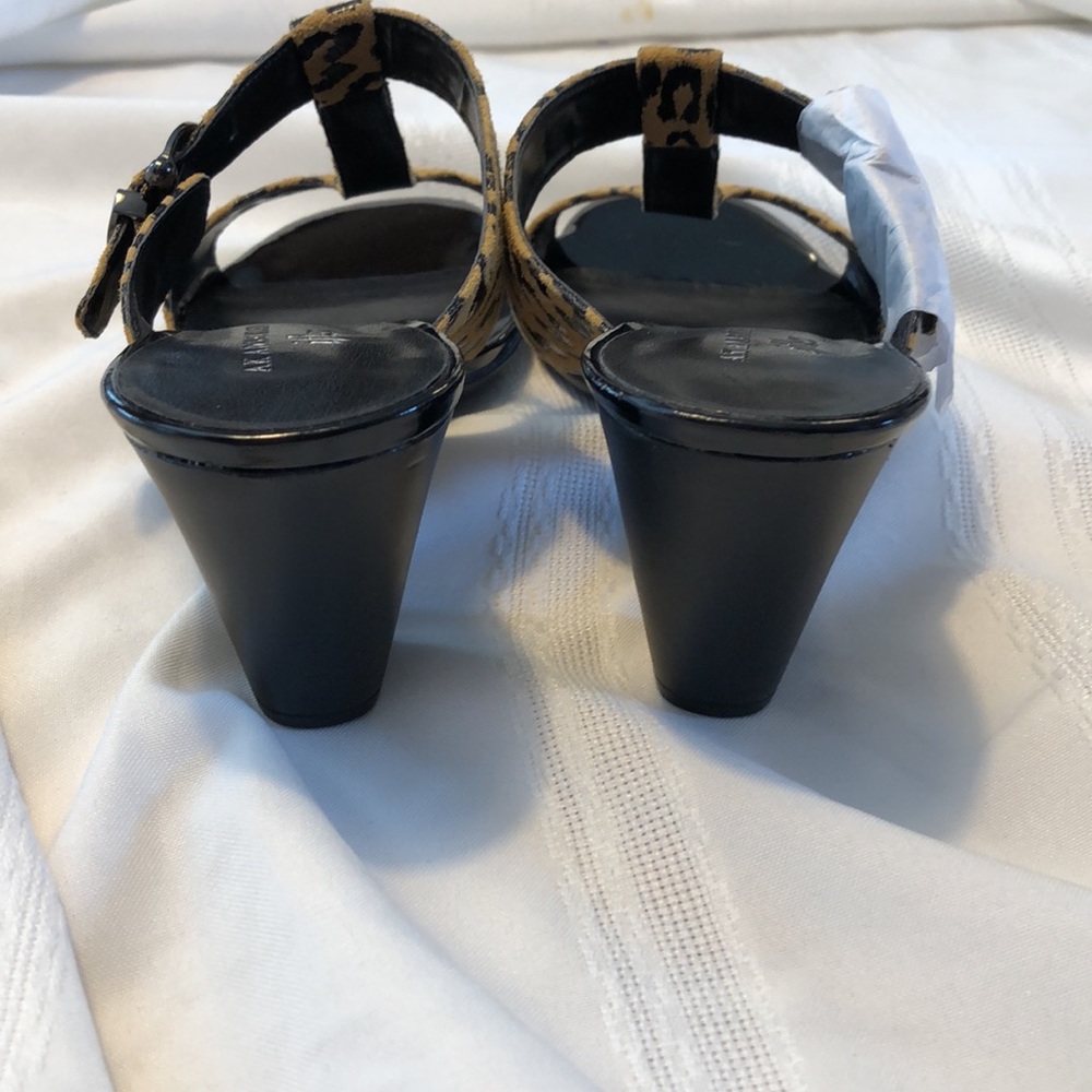ANNE KLEIN IFLEX nwot sandals size 8.5 W animal - Picture 8 of 11